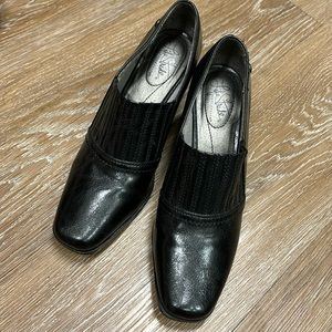 Life Stride Softsystem Black Heels Size 8M